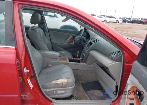 2011 Toyota Camry Base z USA, uszkodzony, nr VIN 4T4BF3EK2BR183658